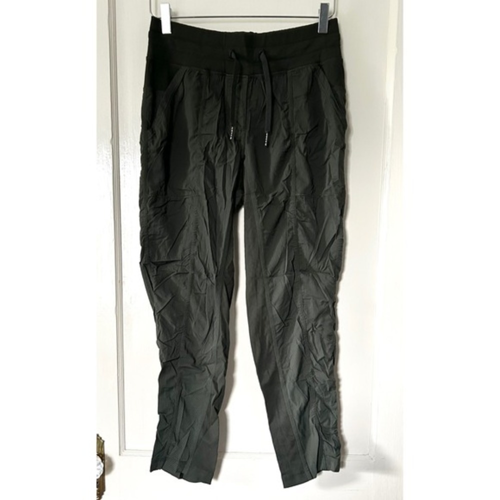 Lululemon Street To Studio Pant II Gator Green 6 Dance Casual Workout Gym